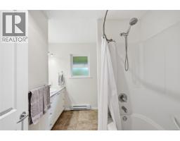 Kitchen - 1580 Meadowood Way, Qualicum Beach, BC V9K2V2 Photo 8
