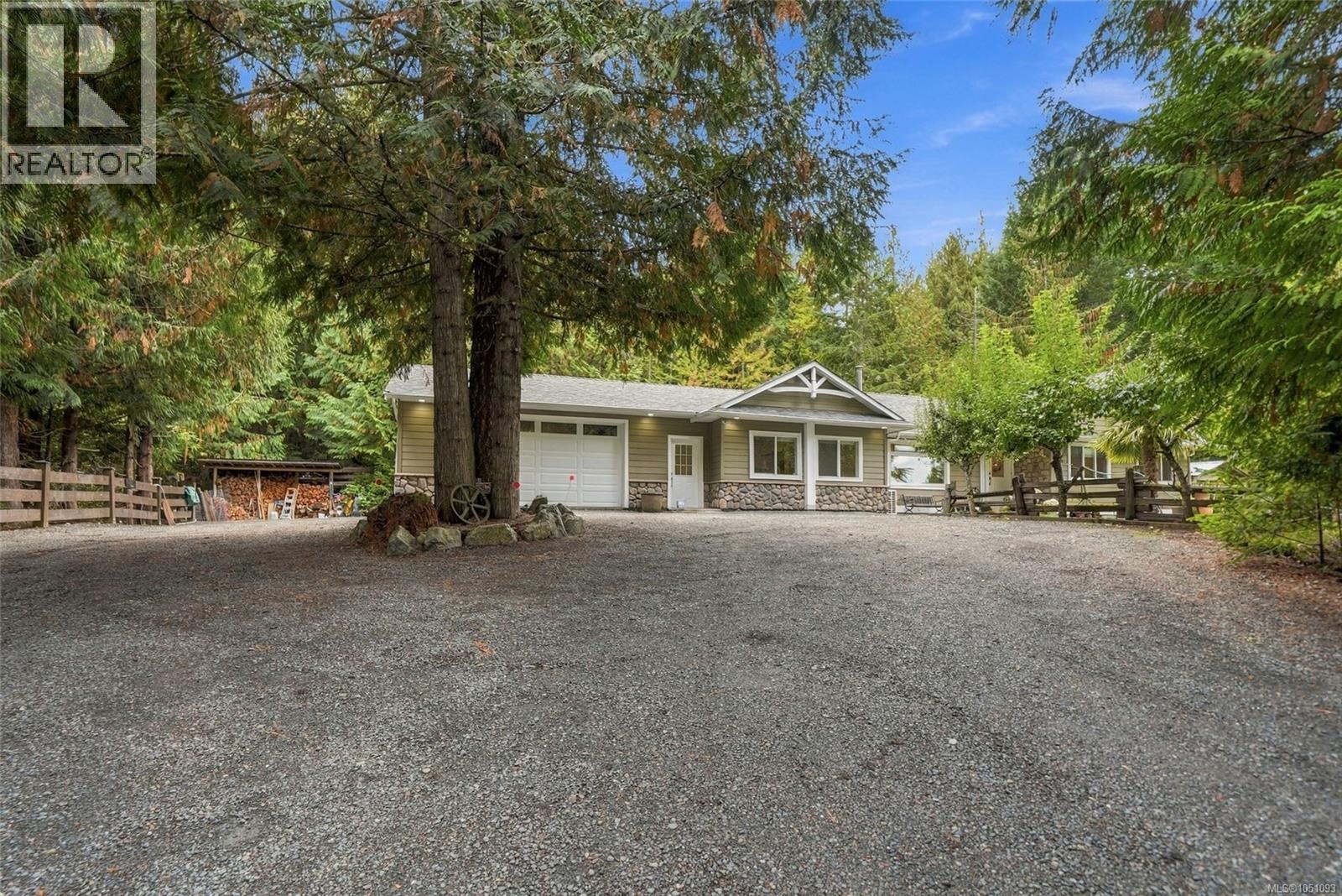 1580 Meadowood Way - 1