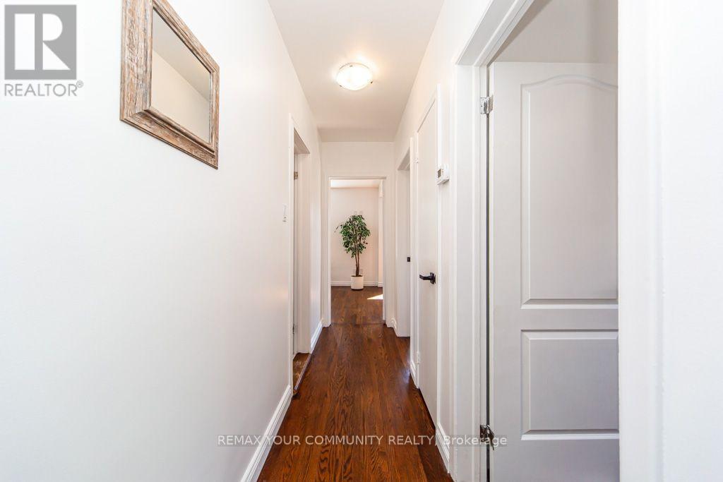 66 Decarie Circle, Toronto, ON photo 11