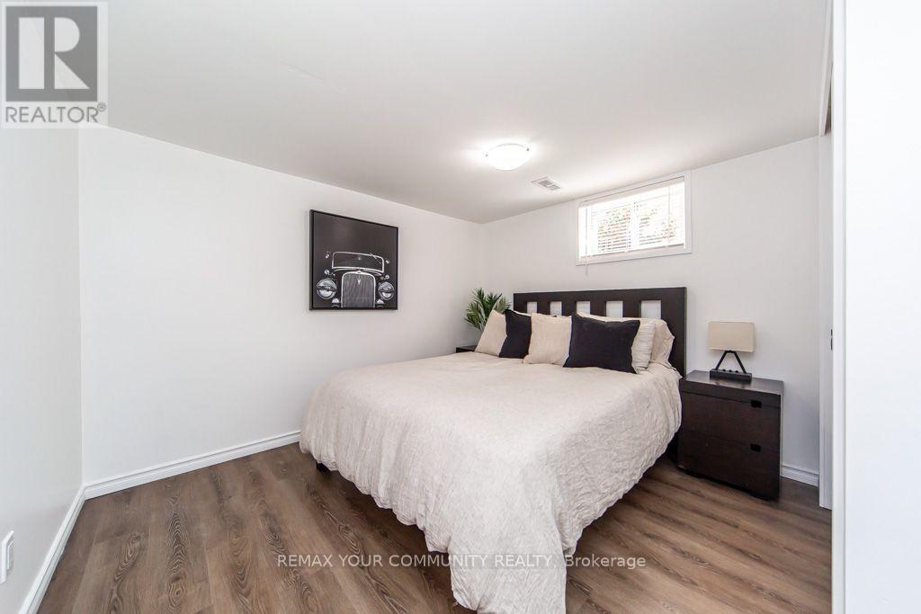 66 Decarie Circle, Toronto, ON photo 28