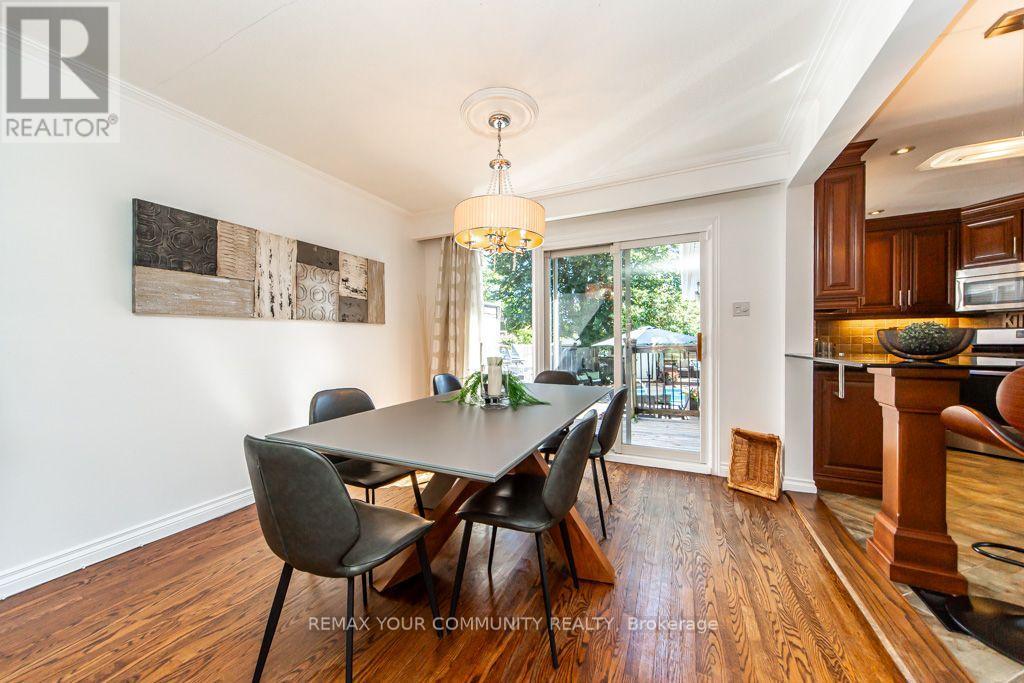 66 Decarie Circle, Toronto, ON photo 8