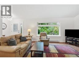 1580 Meadowood Way, Qualicum Beach, BC V9K2V2 Photo 18