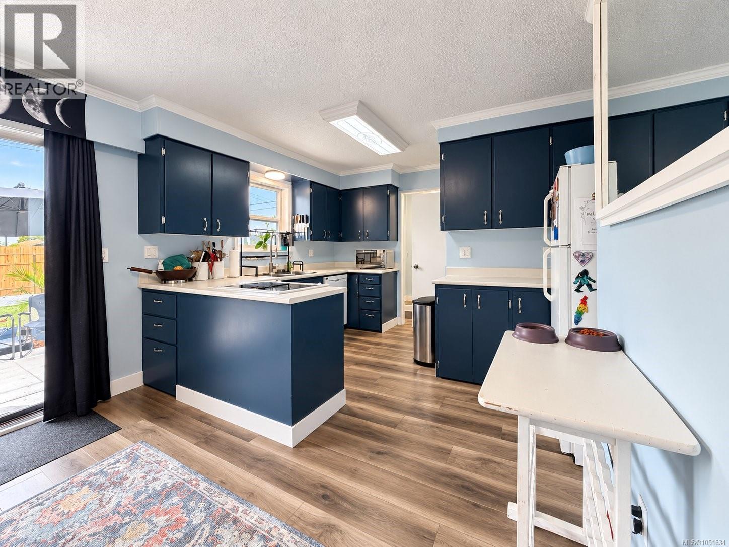 3586 10th Ave - 7