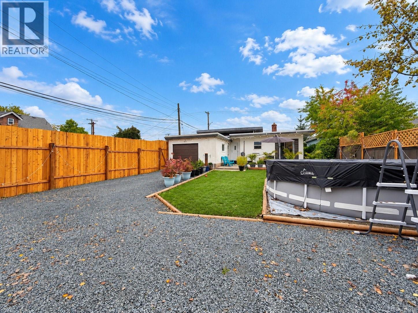 3586 10th Ave - 28