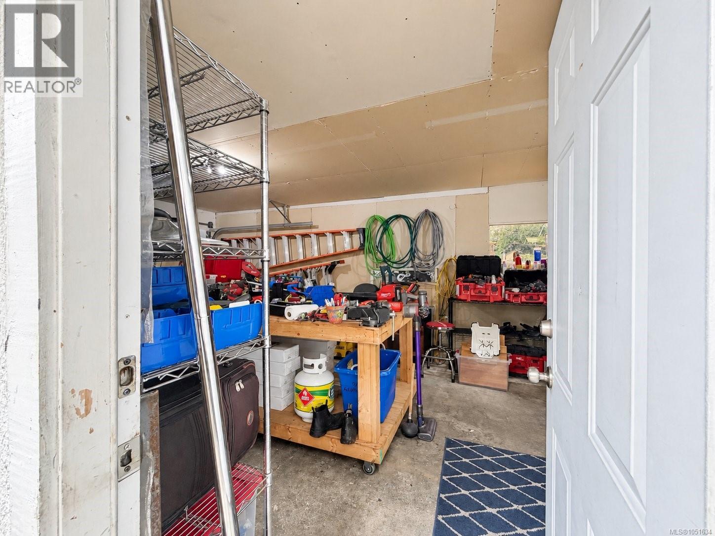 3586 10th Ave - 30