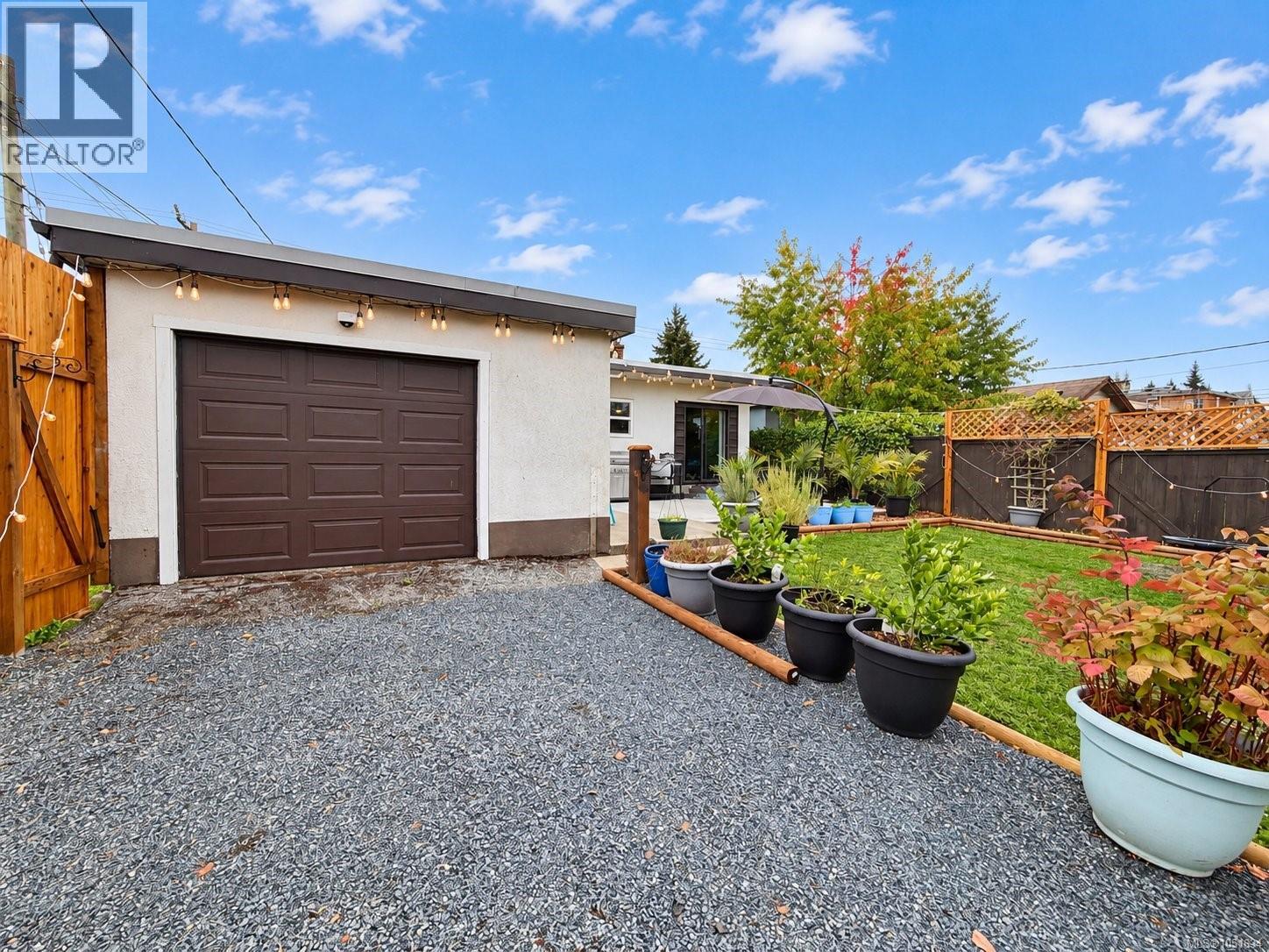 3586 10th Ave - Image 27
