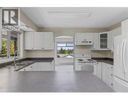 Dining nook - 580 Ninth St, Nanaimo, BC V9R6G5 Photo 17