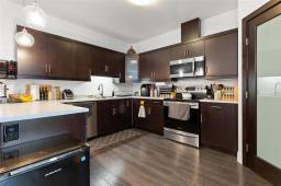 Kitchen - 17 555 Main Street, Steinbach, MB R5G2N3 Photo 6
