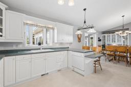 36 Oak Bay, Rosenort, MB R0G1W0 Photo 11
