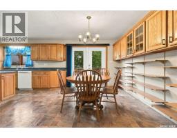 Foyer - 843 N Mcintosh Street, Regina, SK S4R6H1 Photo 9
