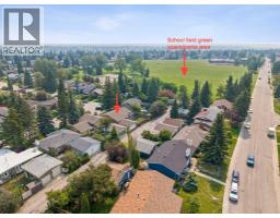 856 Lake Twintree Crescent SE - photo 2