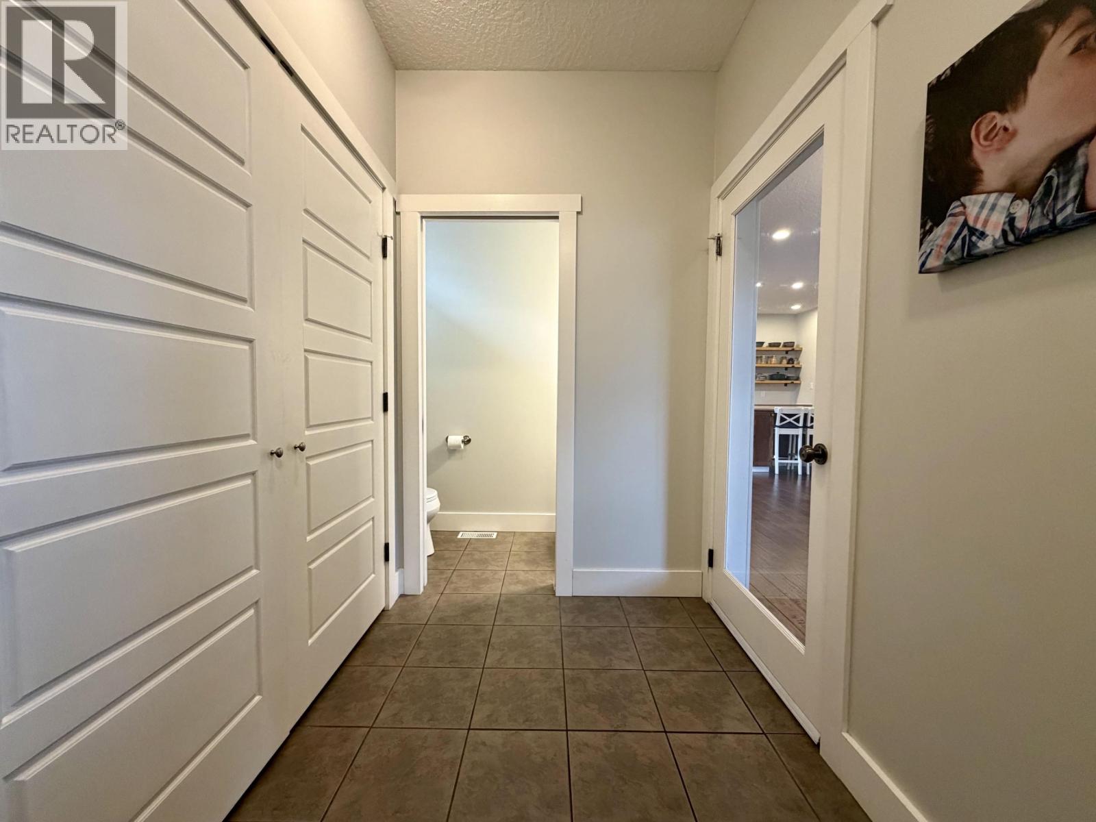 3211 TURNER Way, Smithers
