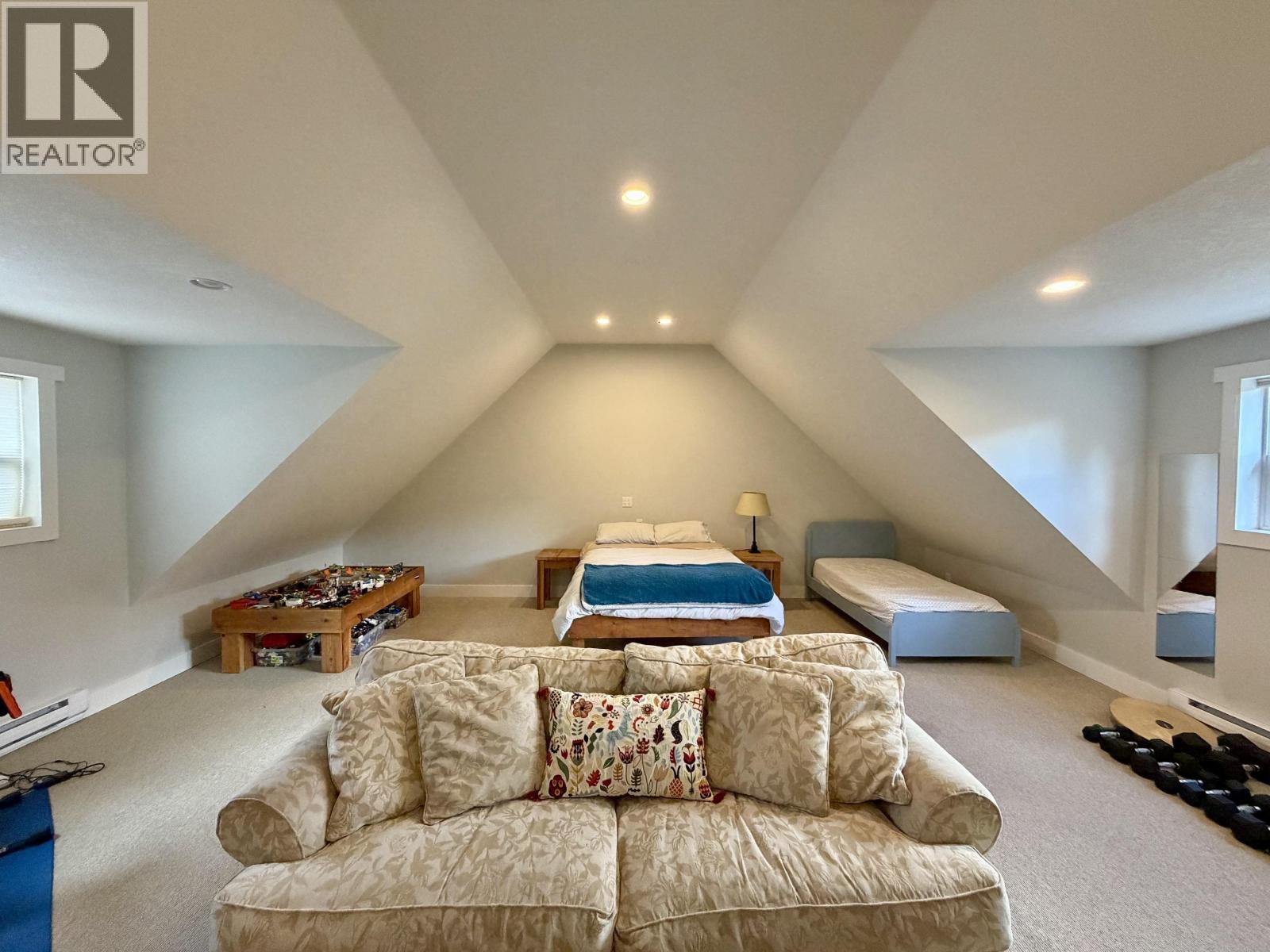 3211 TURNER Way, Smithers