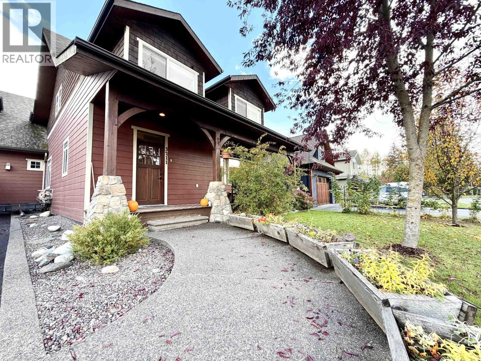 3211 TURNER Way, Smithers