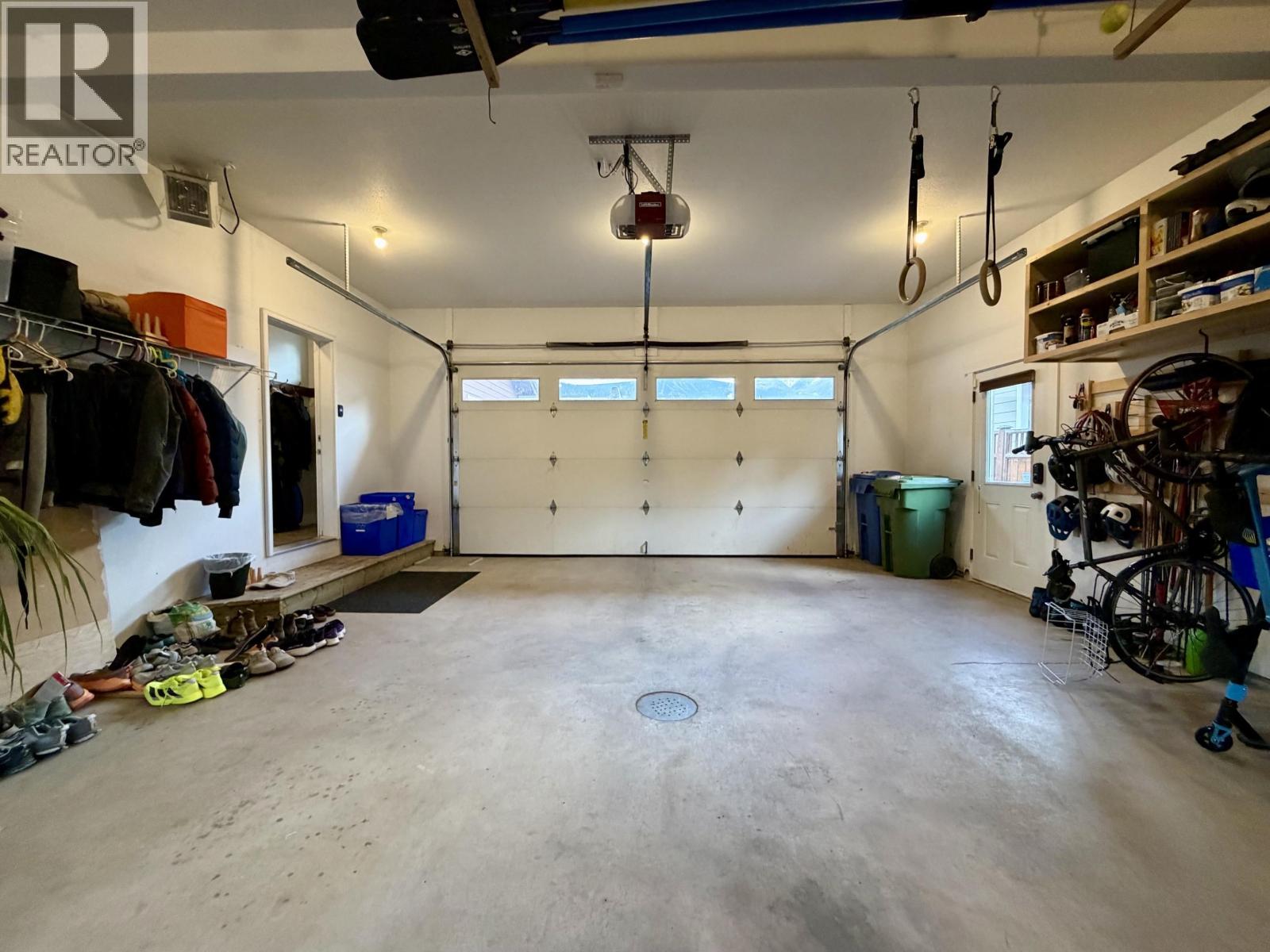 3211 TURNER Way, Smithers