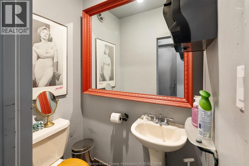 520 Pelissier Street — photo 21
