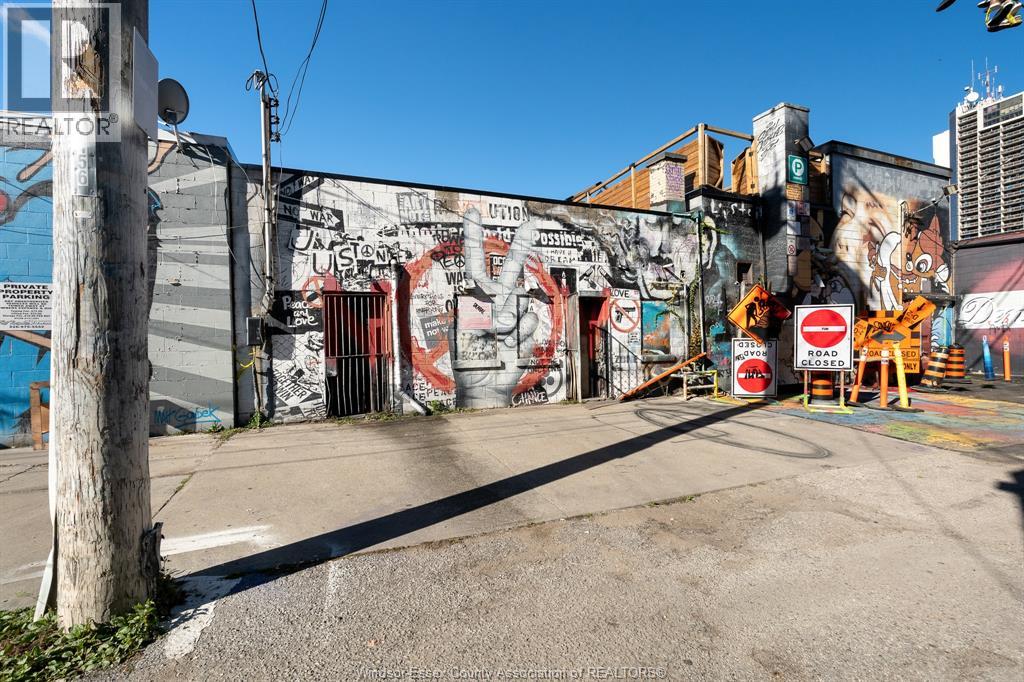 520 Pelissier Street — photo 22