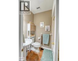 Living room/Fireplace - 11925 Cobblestone, Windsor, ON N8P1T7 Photo 11