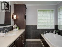 1198 Stonington Pl, Saanich, BC V8Y3B8 Photo 21