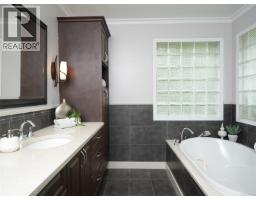 1198 Stonington Pl, Saanich, BC V8Y3B8 Photo 22