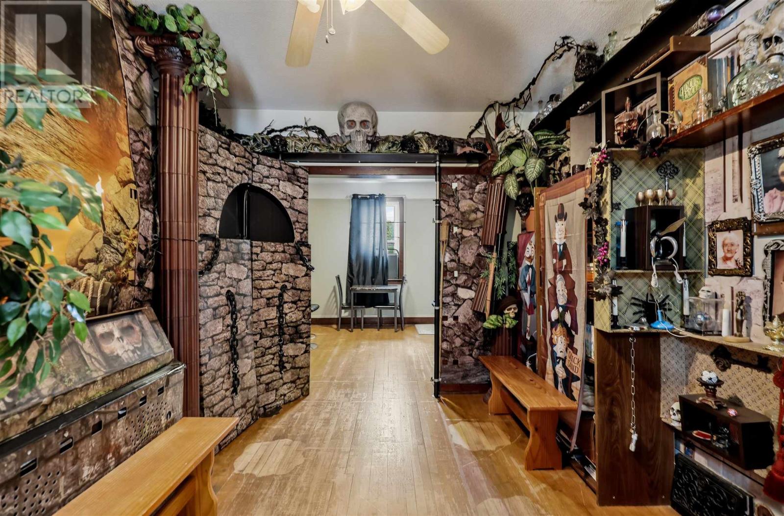 185 Elgin ST - 10