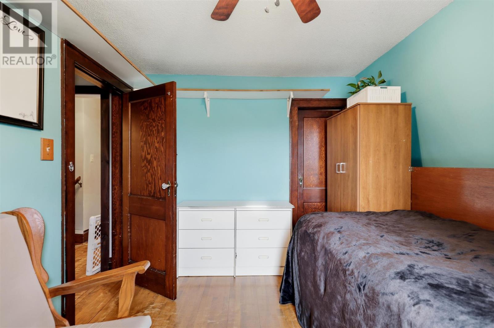 185 Elgin ST - Image 18