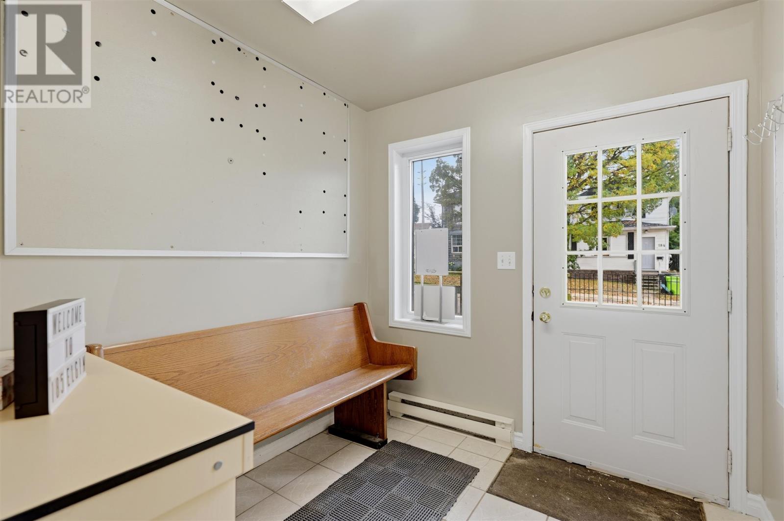 185 Elgin ST - 2