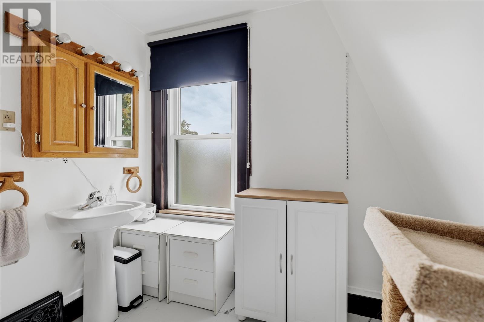 185 Elgin ST - 30