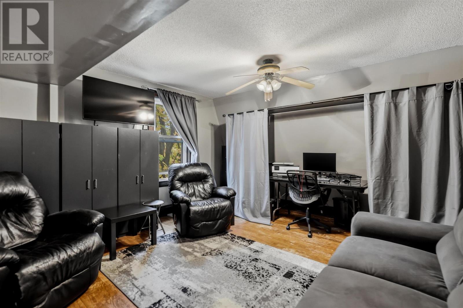 185 Elgin ST - 4