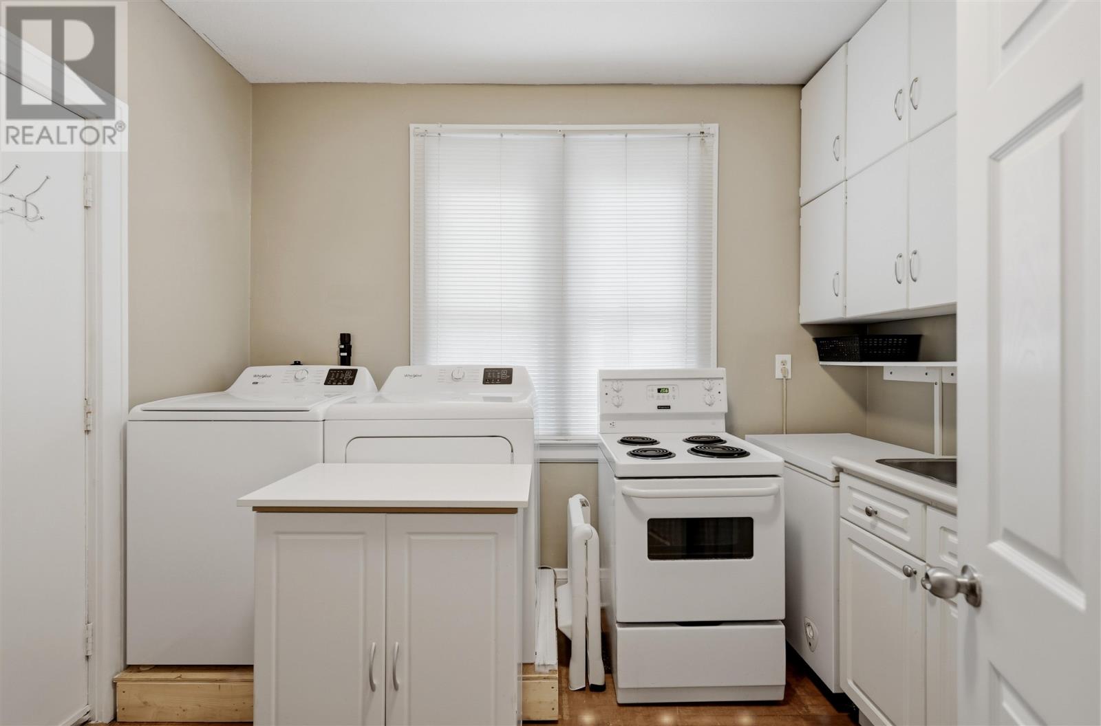 185 Elgin ST - Image 7