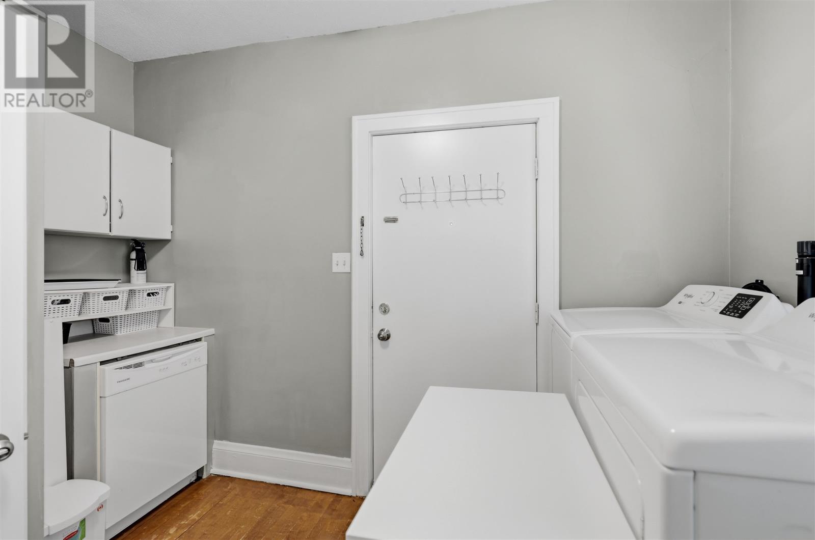 185 Elgin ST - 9