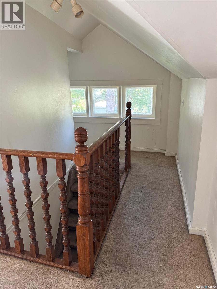 123 Windsor AVENUE N - 17