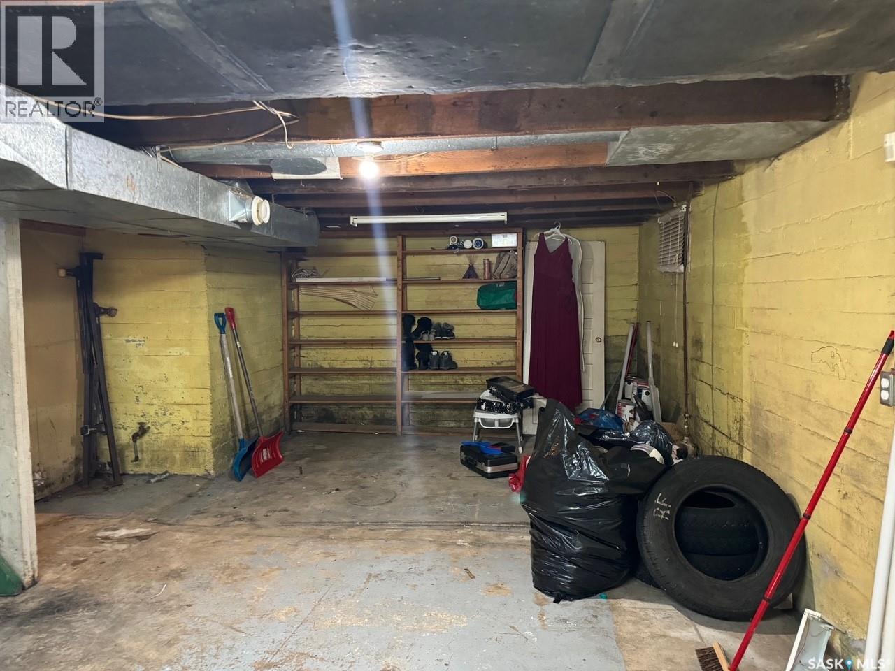 123 Windsor AVENUE N - 23