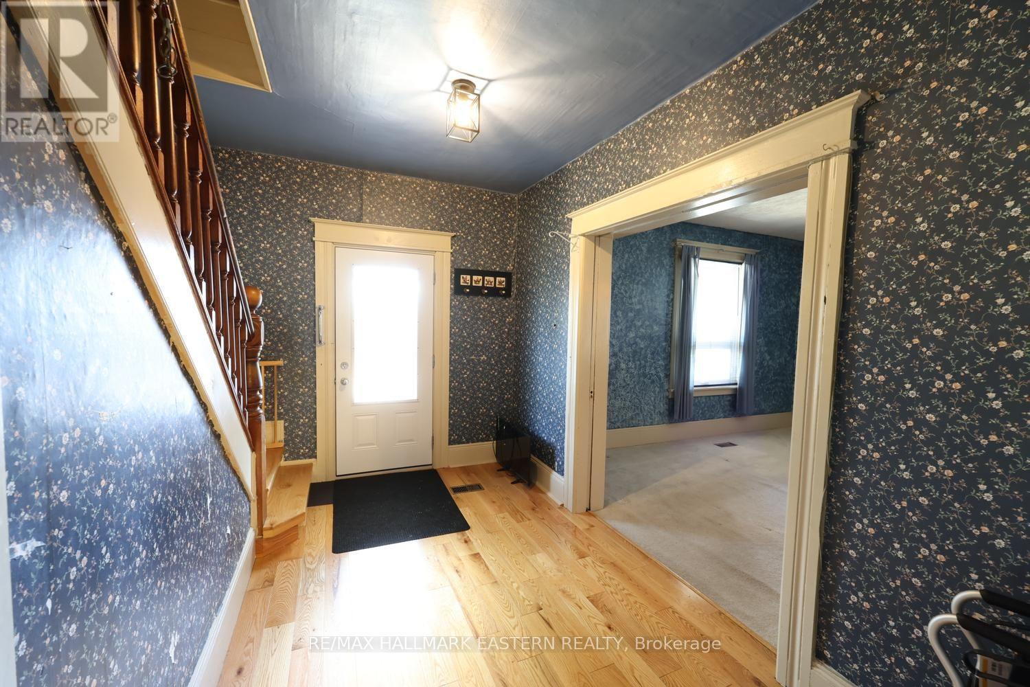 23 KING STREET E - 14