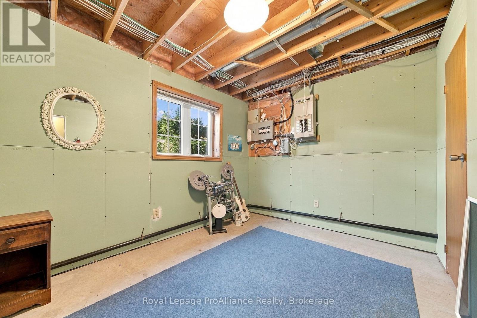 176 ASHLEY STREET - 26