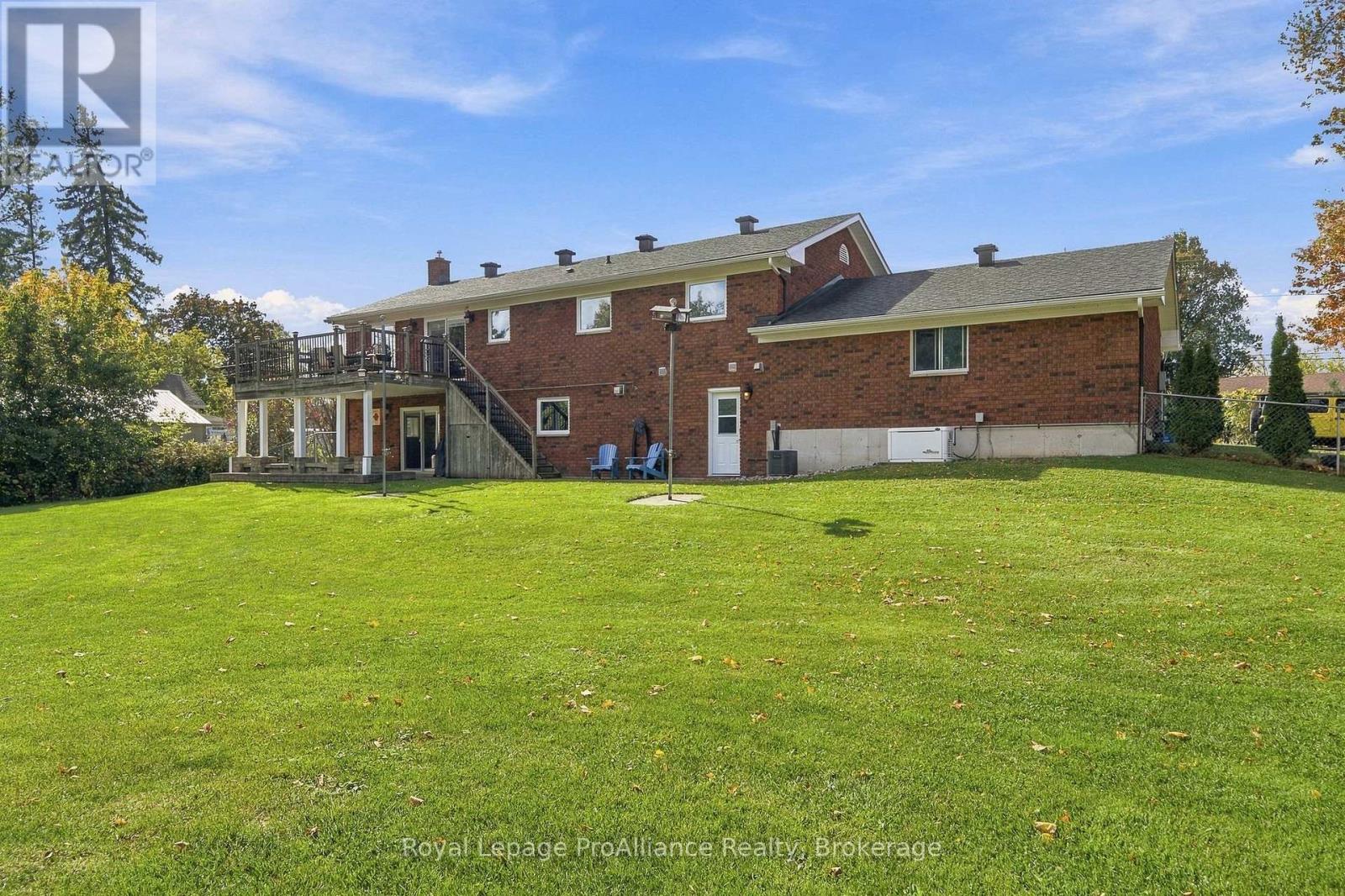 176 ASHLEY STREET - 34