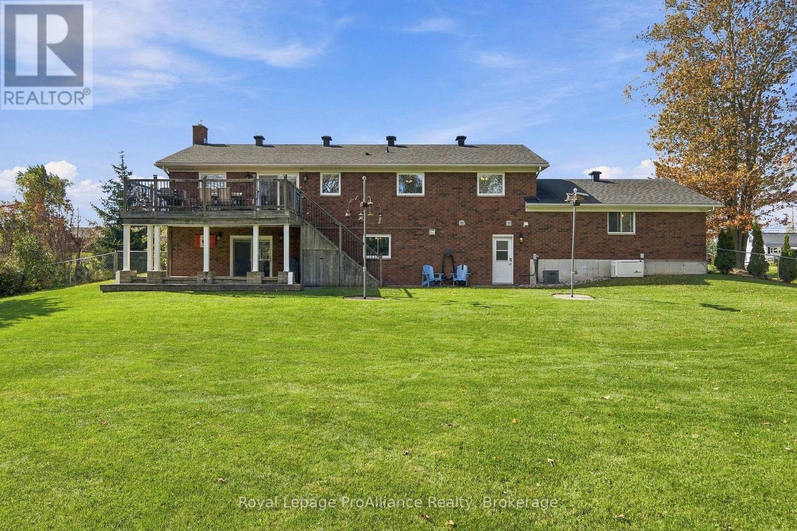 176 ASHLEY STREET - 35