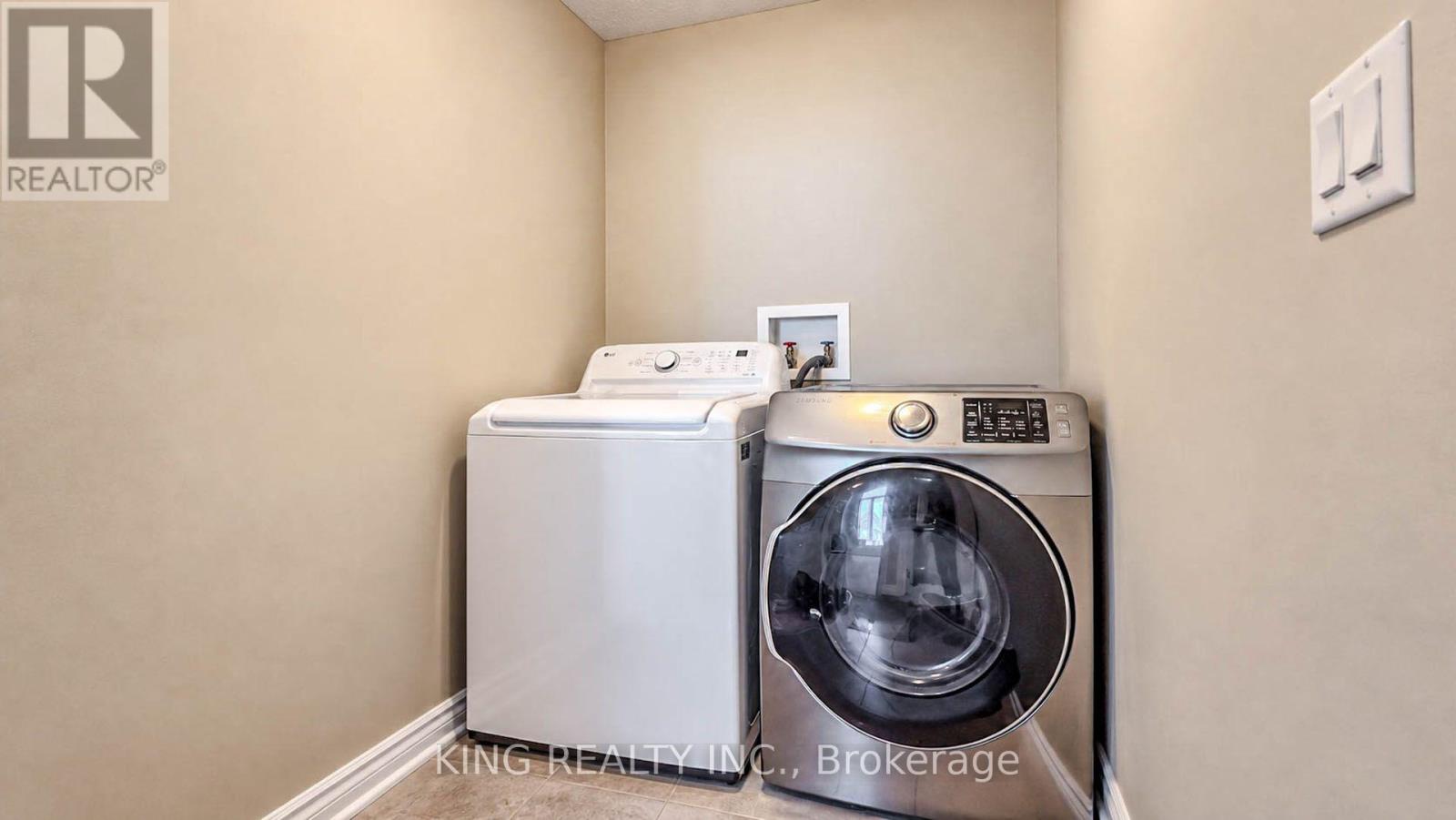 2494 LEEDS CROSSING - Image 39
