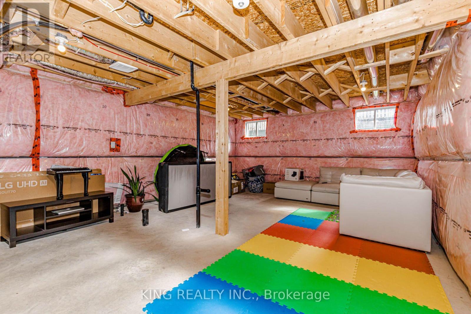2494 LEEDS CROSSING - 40