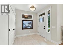 1920 43 Avenue SW - photo 2