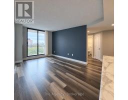 Bathroom - 812 - 2200 Sherobee Road, Mississauga, ON L5A3Y3 Photo 7
