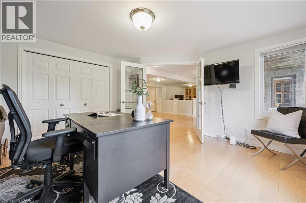 123 CARDINAL Drive - Image 38