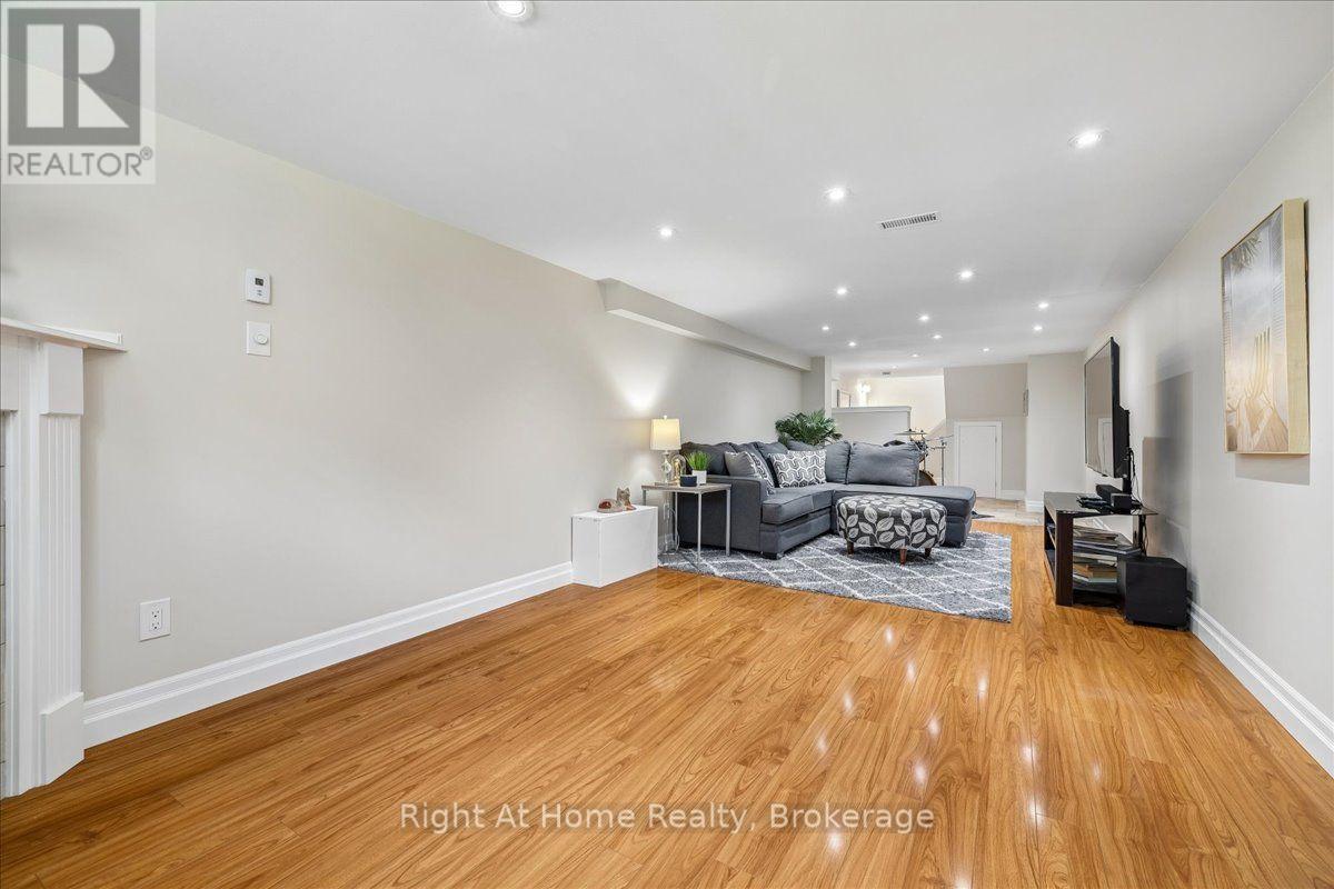 275 KENT CRESCENT - Image 29