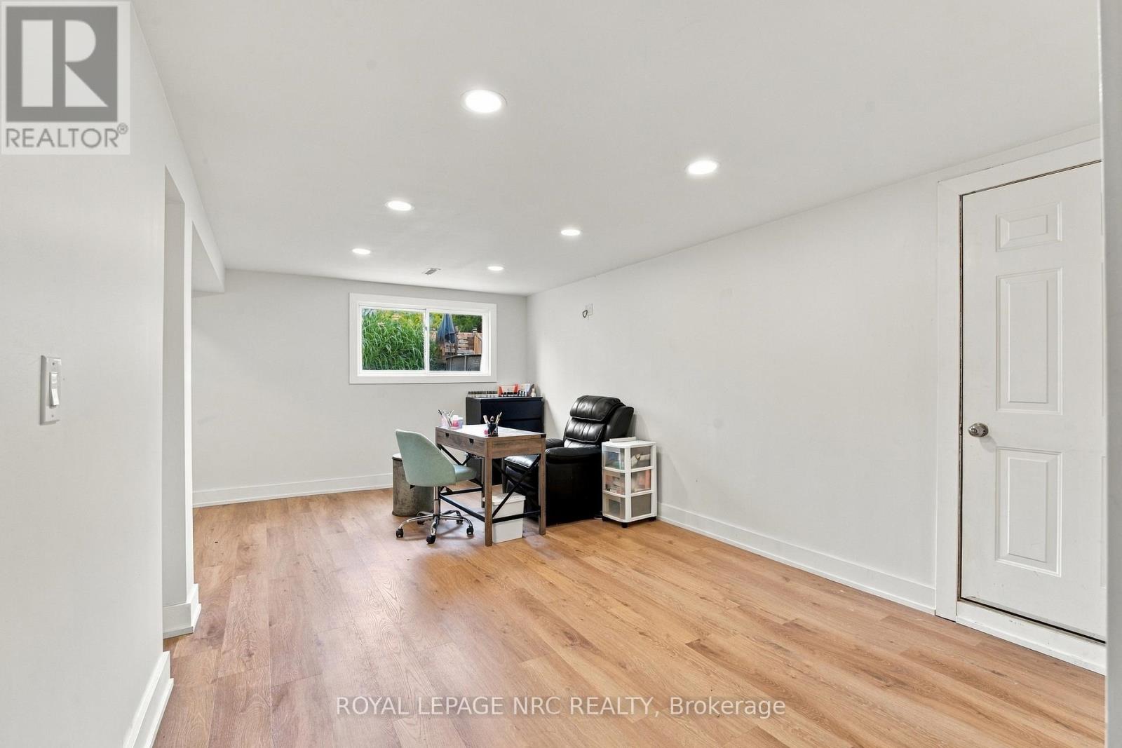 26 PINEHURST DRIVE - 14