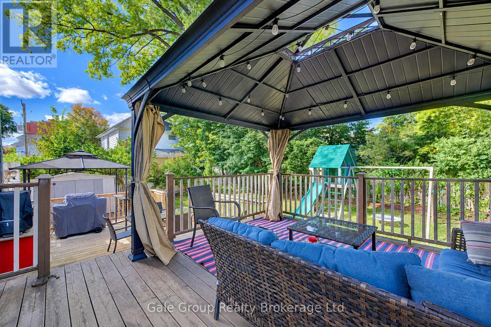 551 GRANT STREET - Image 33