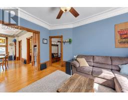 Living room - 551 Grant Street, Woodstock, ON N4S4Z1 Photo 6