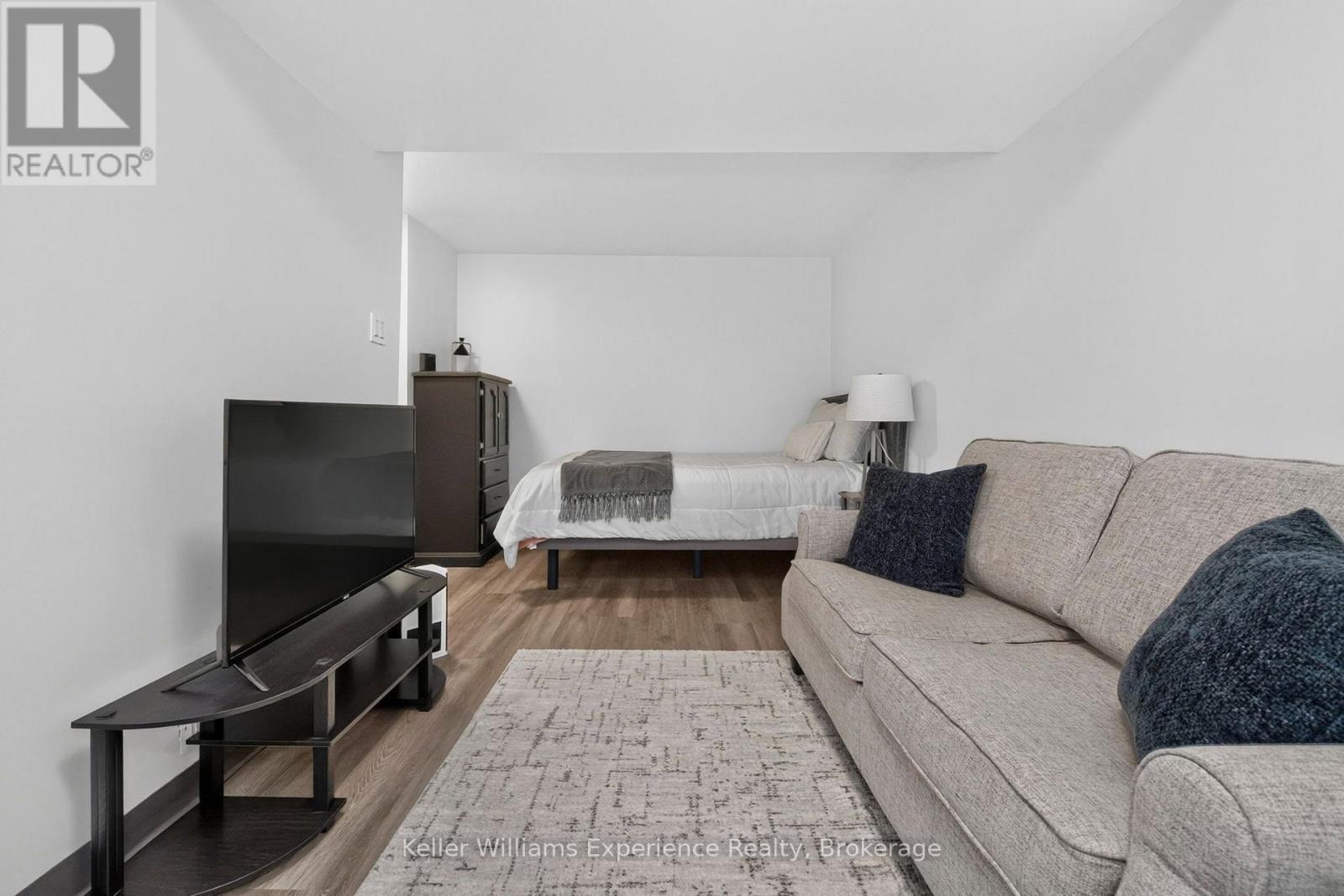 13 LINDSAY COURT - Image 31