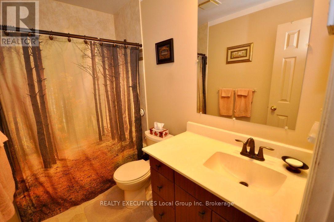#33 624 LAKESHORE DRIVE - Image 16