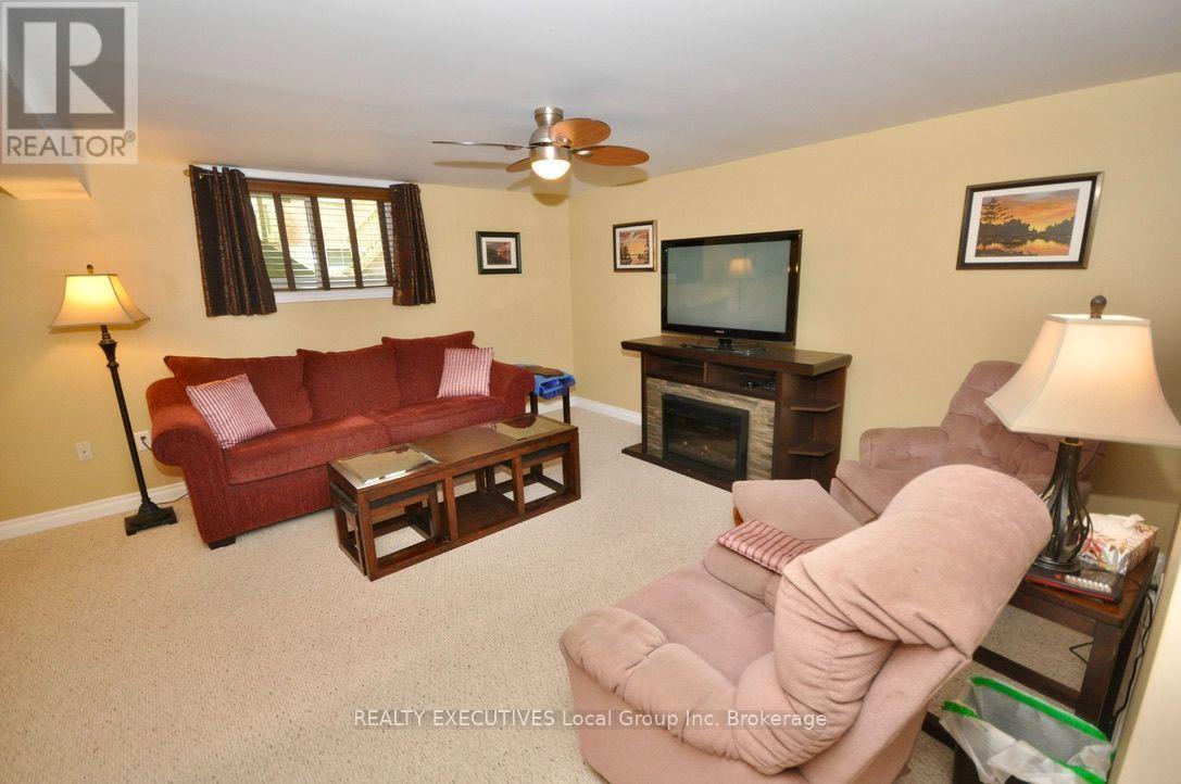 #33 624 LAKESHORE DRIVE - 20