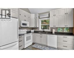3pc Bathroom - 70 Barnes Point Road, Cambridge Narrows, NB E4C2E6 Photo 10